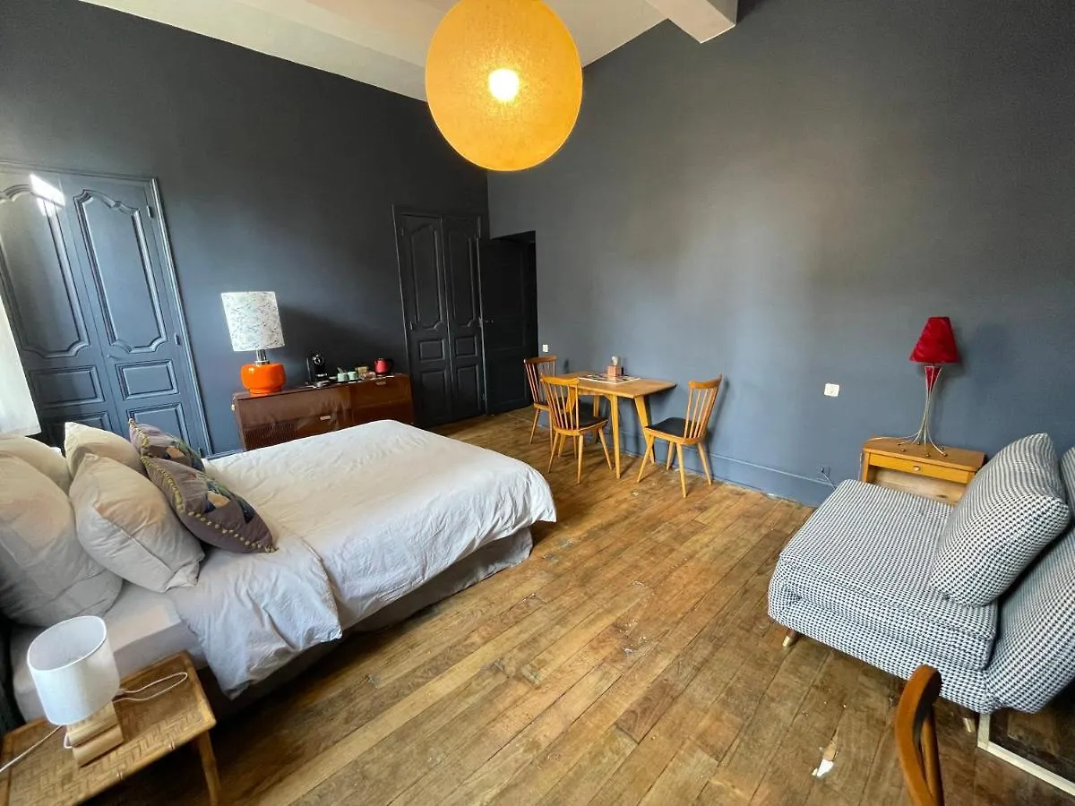 Homestay La Maison Aux Murs Anciens Et Ses Chambres Tarbes