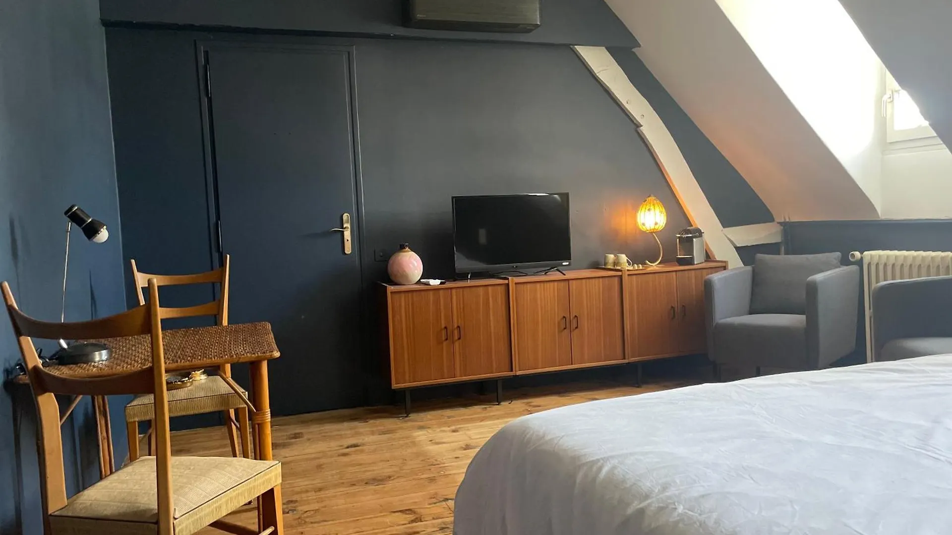 La Maison Aux Murs Anciens Et Ses Chambres Tarbes Homestay