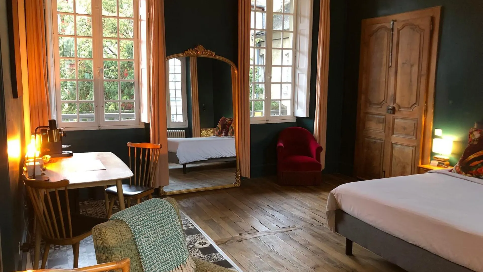 La Maison Aux Murs Anciens Et Ses Chambres Tarbes Francia